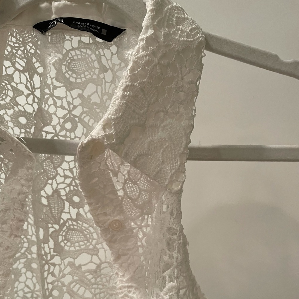 The most beautiful Zara sleeveless button up. NEVER WORN.